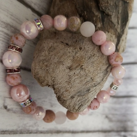 Pink crazy lace agate beaded stretch bracelet - Picture 7 of 8